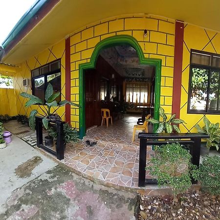 Rodel Yellow Hauz Itaytay Kültér fotó