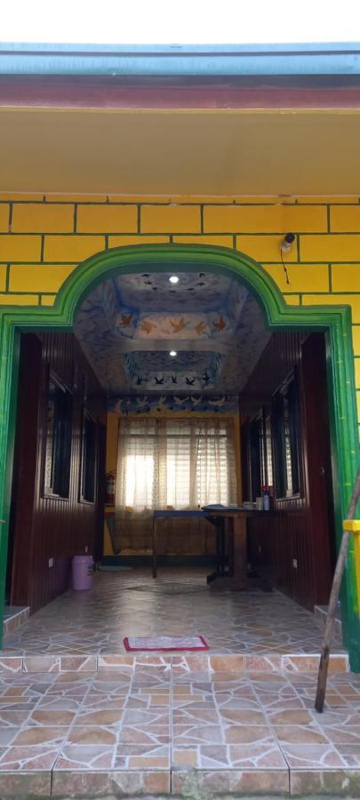 Rodel Yellow Hauz Itaytay Kültér fotó
