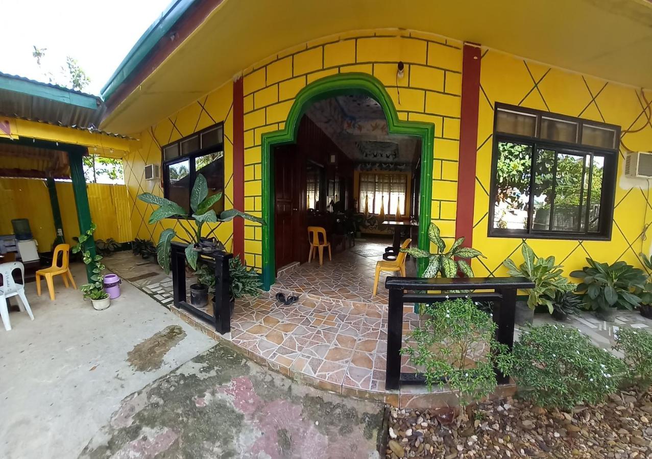 Rodel Yellow Hauz Itaytay Kültér fotó